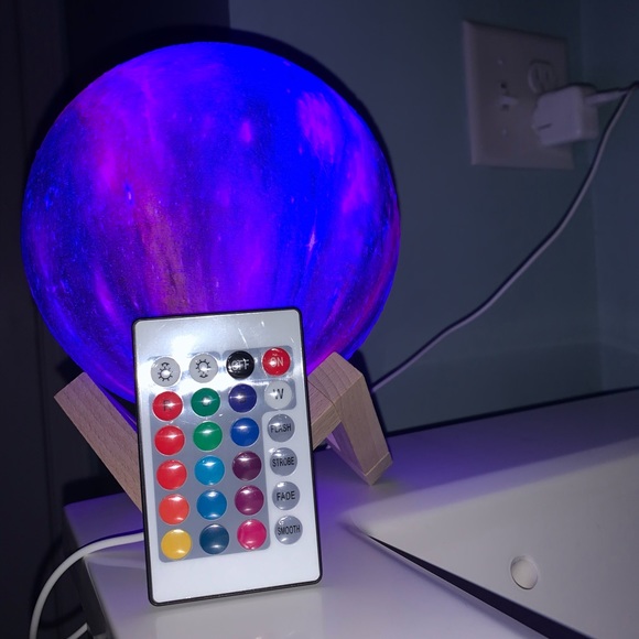 3D moon lamp - Picture 2 of 2